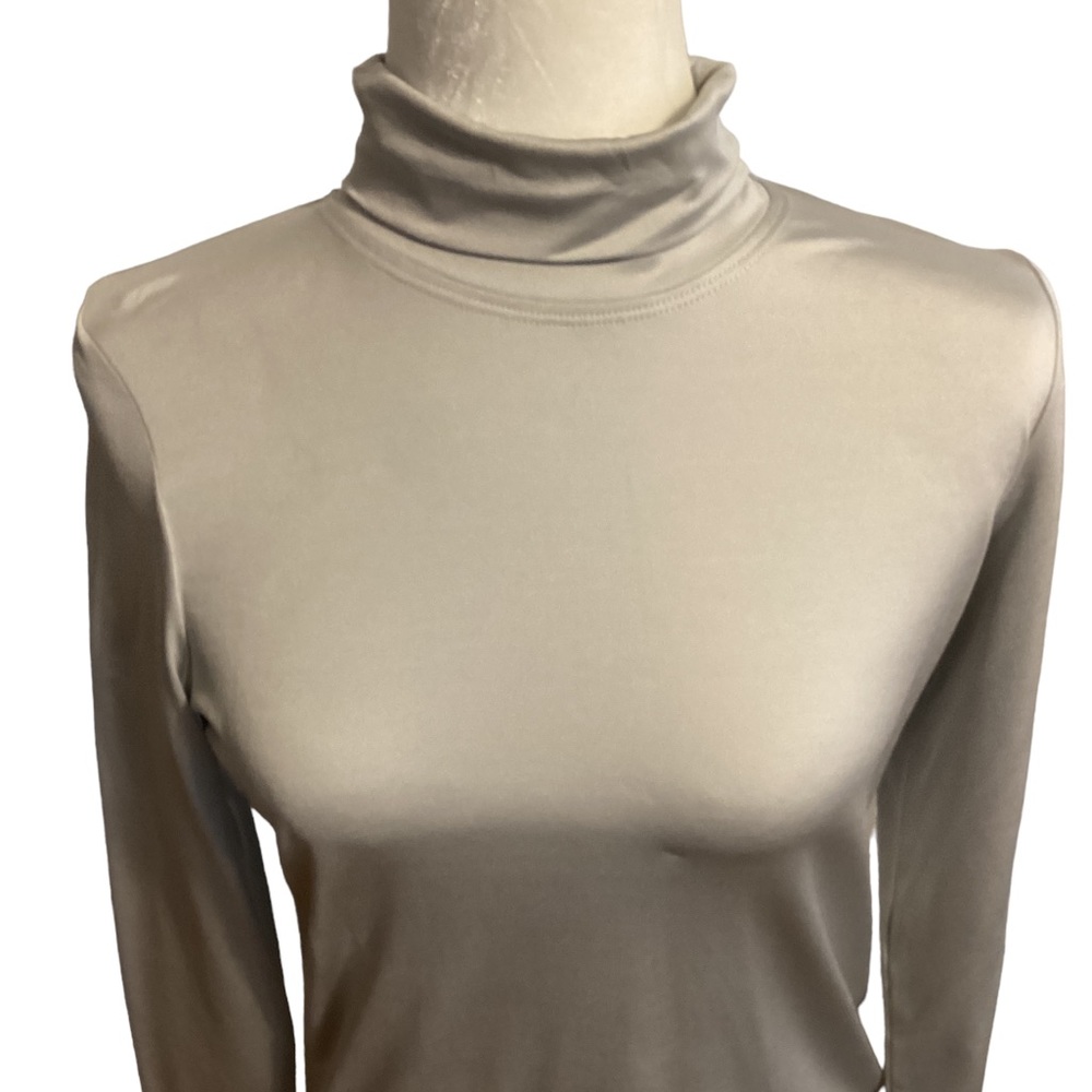 A’nue Miami classic turtleneck in platinum NWT - Picture 3 of 9